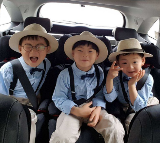 韩国双胞胎小孩表情包图片